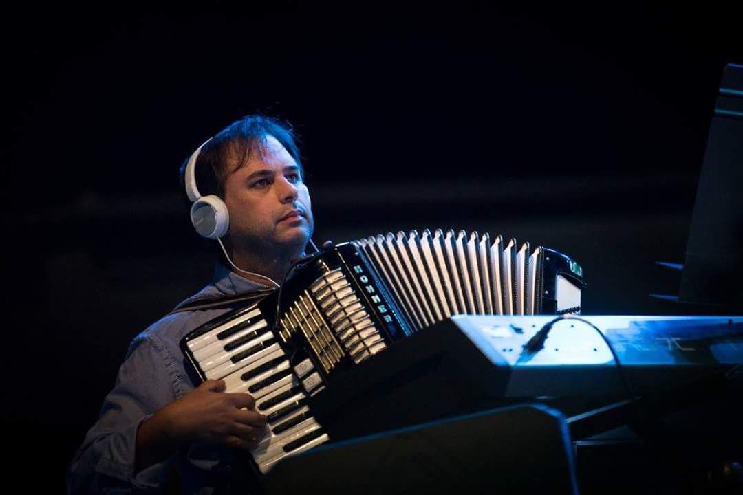 Clases de Piano, teclado, acordeón e informática musical: Espacio Cultural de Los Menceyatos Clases de Piano, teclado, acordeón e informática musical: Espacio Cultural de Los Menceyatos