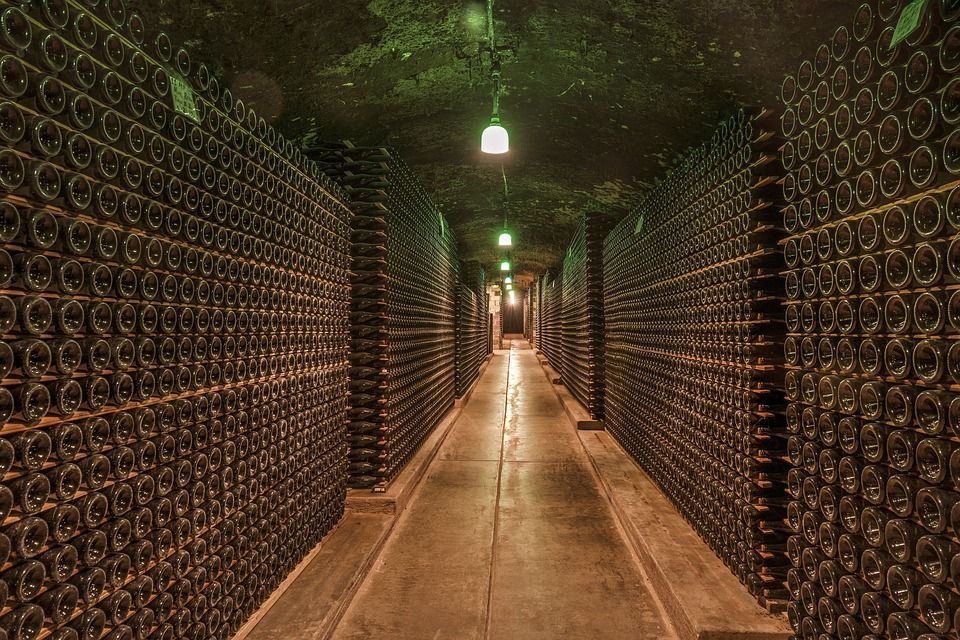Automatización de programación de bodegas: Servicios de Electrotécnica de Ochoa, S.L. Automatización de programación de bodegas: Servicios de Electrotécnica de Ochoa, S.L.