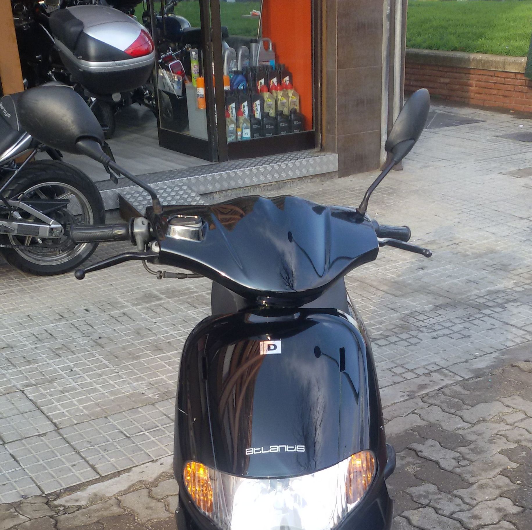 Derbi Atlantis 50cc: Catálogo de QUINIMOTOS Derbi Atlantis 50cc: Catálogo de QUINIMOTOS