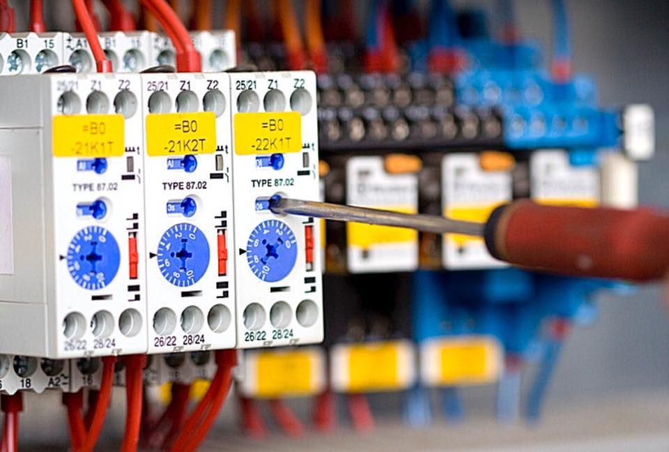 Instalaciones eléctricas: Servicios de Ineca Instalaciones eléctricas: Servicios de Ineca