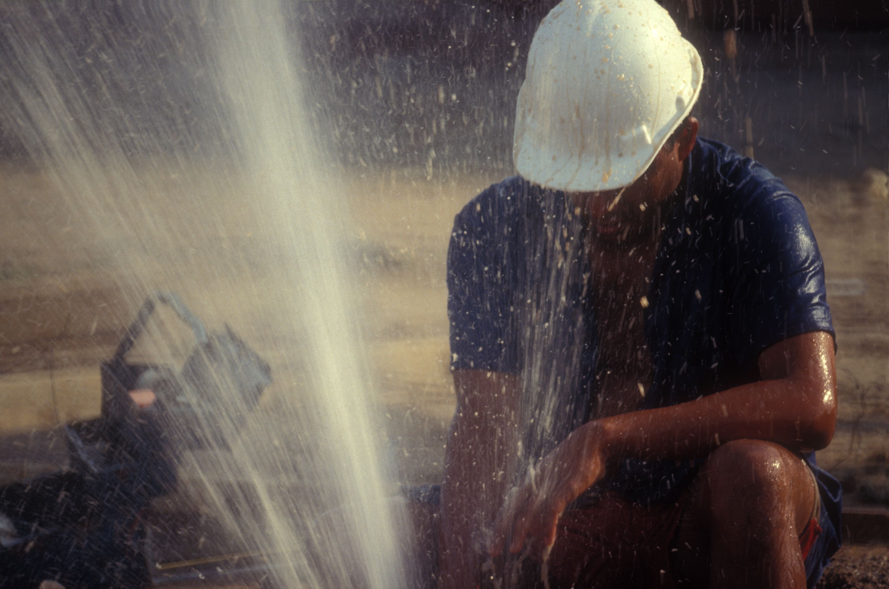 Redes de Agua: Localizamos Fugas En... de F&R Izquierdo Redes de Agua: Localizamos Fugas En... de F&R Izquierdo