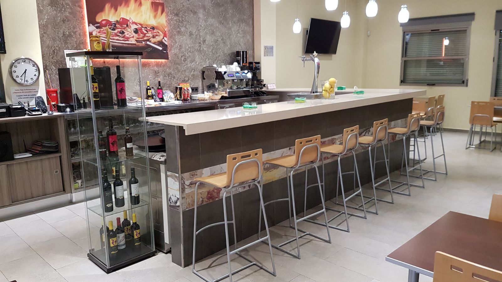 Pizzería Girasol en el Siscar: Productos y servicios de Comume Pizzería Girasol en el Siscar: Productos y servicios de Comume