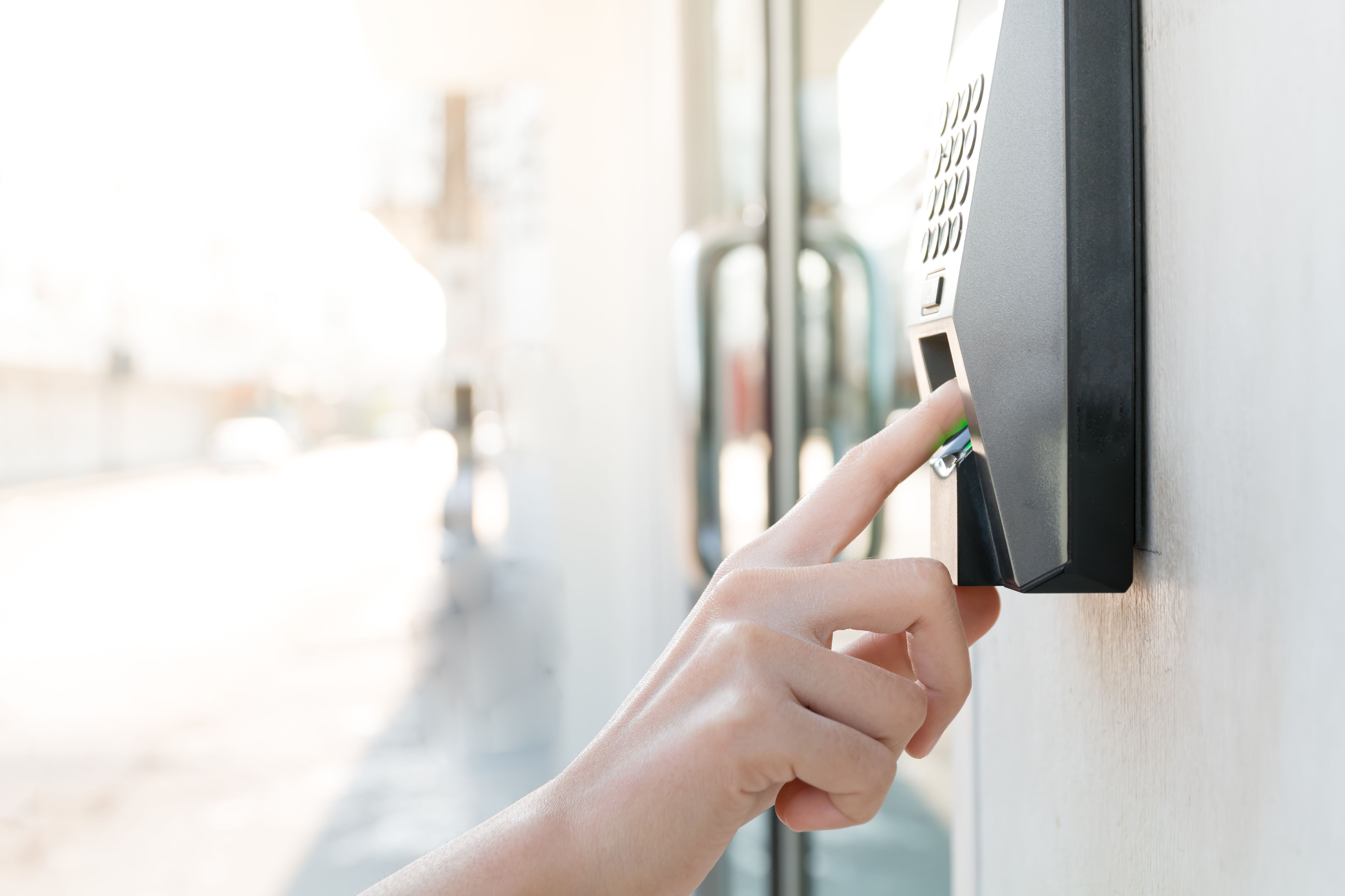 Instalación de sistemas de controles de acceso: Nuestros servicios de Sando' s Electricidad y Telecomunicaciones Instalación de sistemas de controles de acceso: Nuestros servicios de Sando' s Electricidad y Telecomunicaciones