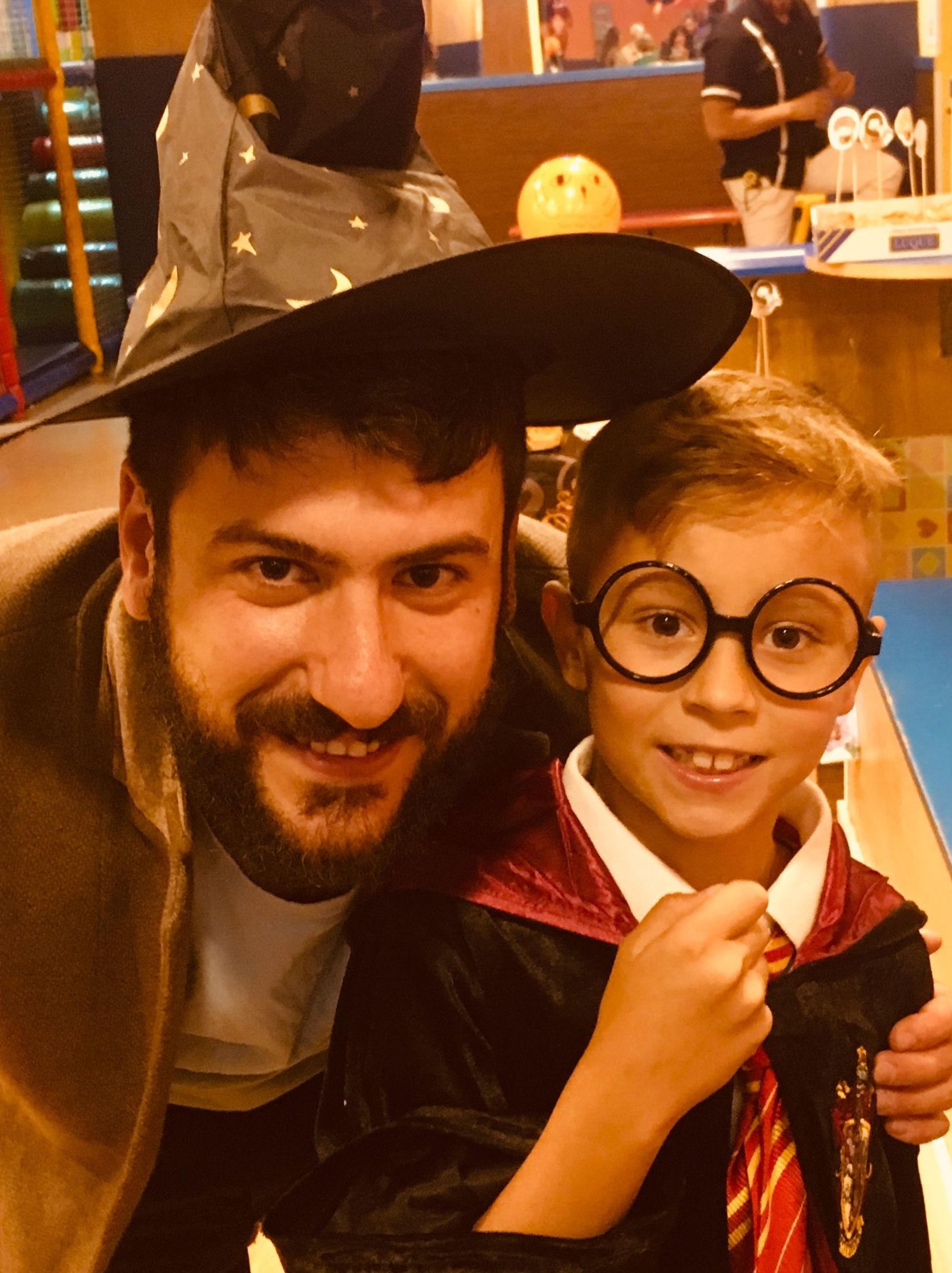 HALLOWEEN EN AL TROTE: NUESTROS SERVICIOS de AL TROTE ZONA INFANTIL HALLOWEEN EN AL TROTE: NUESTROS SERVICIOS de AL TROTE ZONA INFANTIL