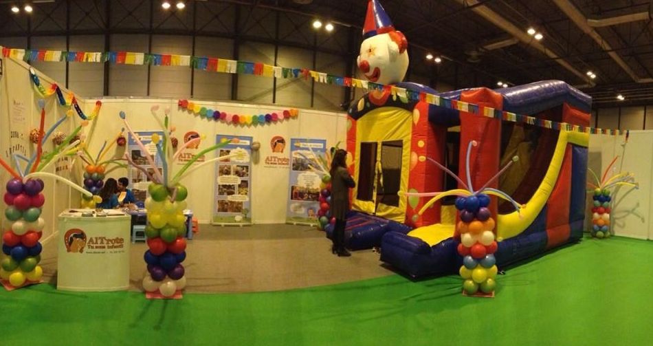 HINCHABLES A DOMICILIO: NUESTROS SERVICIOS de AL TROTE ZONA INFANTIL HINCHABLES A DOMICILIO: NUESTROS SERVICIOS de AL TROTE ZONA INFANTIL