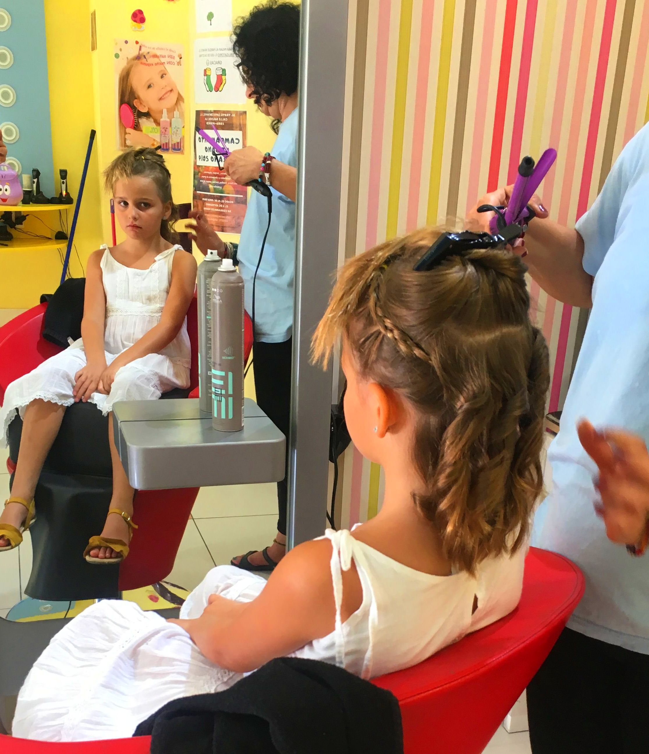 PELUQUERIA INFANTIL Y CELEBRACION DE FIESTAS DE CUMPLEAÑOS: NUESTROS SERVICIOS de AL TROTE ZONA INFANTIL PELUQUERIA INFANTIL Y CELEBRACION DE FIESTAS DE CUMPLEAÑOS: NUESTROS SERVICIOS de AL TROTE ZONA INFANTIL