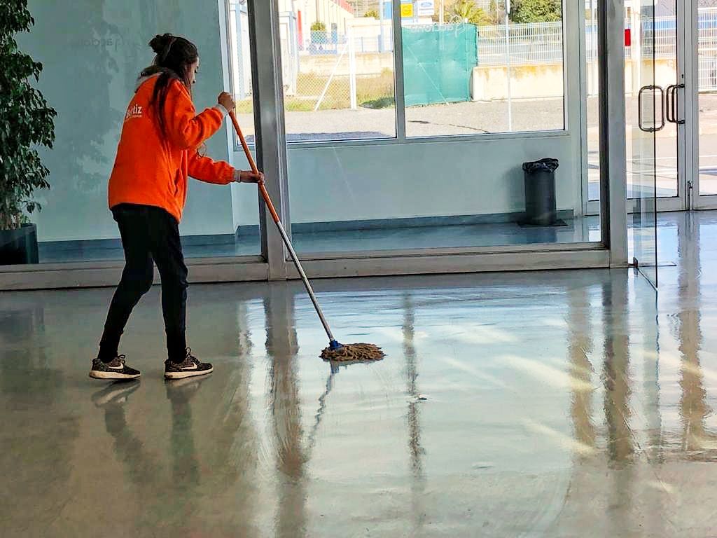 Limpieza de comunidades de vecinos: Servicio de limpieza de Bértiz Servicios de Limpieza, S.L. Limpieza de comunidades de vecinos: Servicio de limpieza de Bértiz Servicios de Limpieza, S.L.