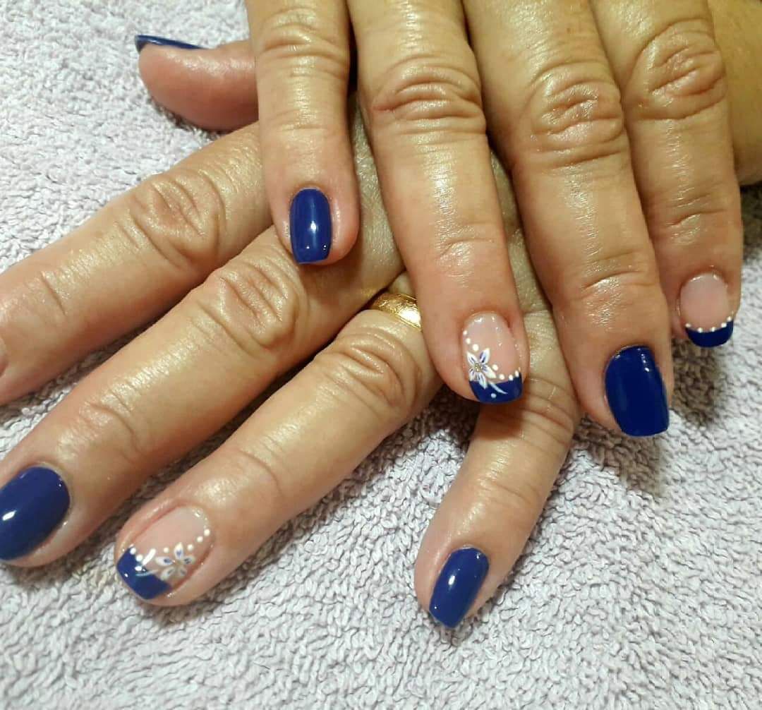 Manicura y pedicura: Tratamientos de Salvia Belleza y Salud Manicura y pedicura: Tratamientos de Salvia Belleza y Salud
