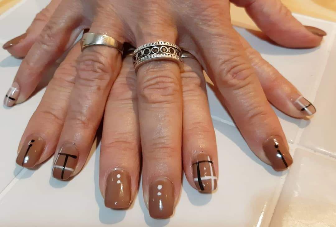 Manicura y pedicura: Tratamientos de Salvia Belleza y Salud Manicura y pedicura: Tratamientos de Salvia Belleza y Salud