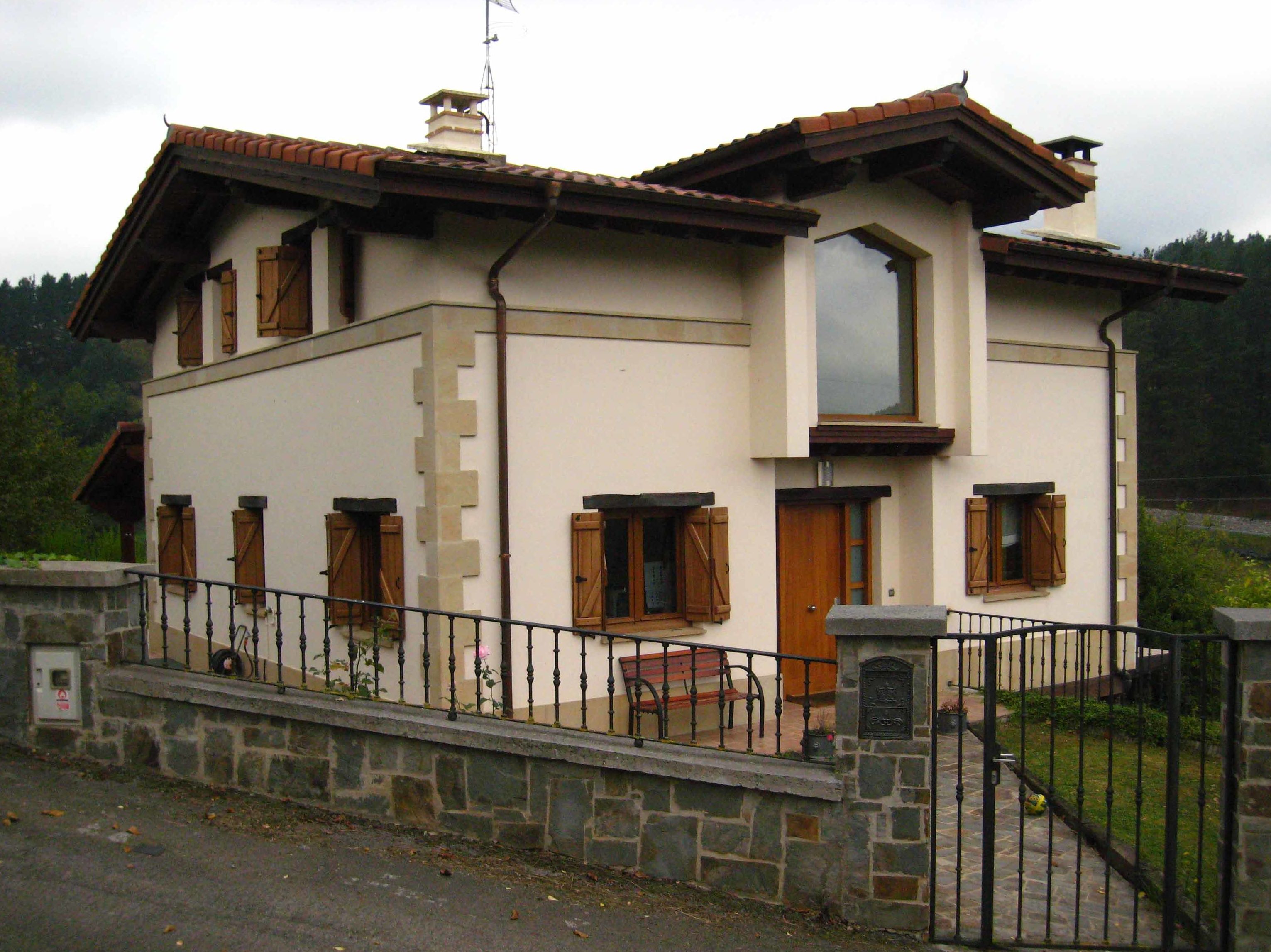 Viviendas unifamiliares de nueva planta / Oin berriko familiabakarrak. Viviendas unifamiliares de nueva planta / Oin berriko familiabakarrak.