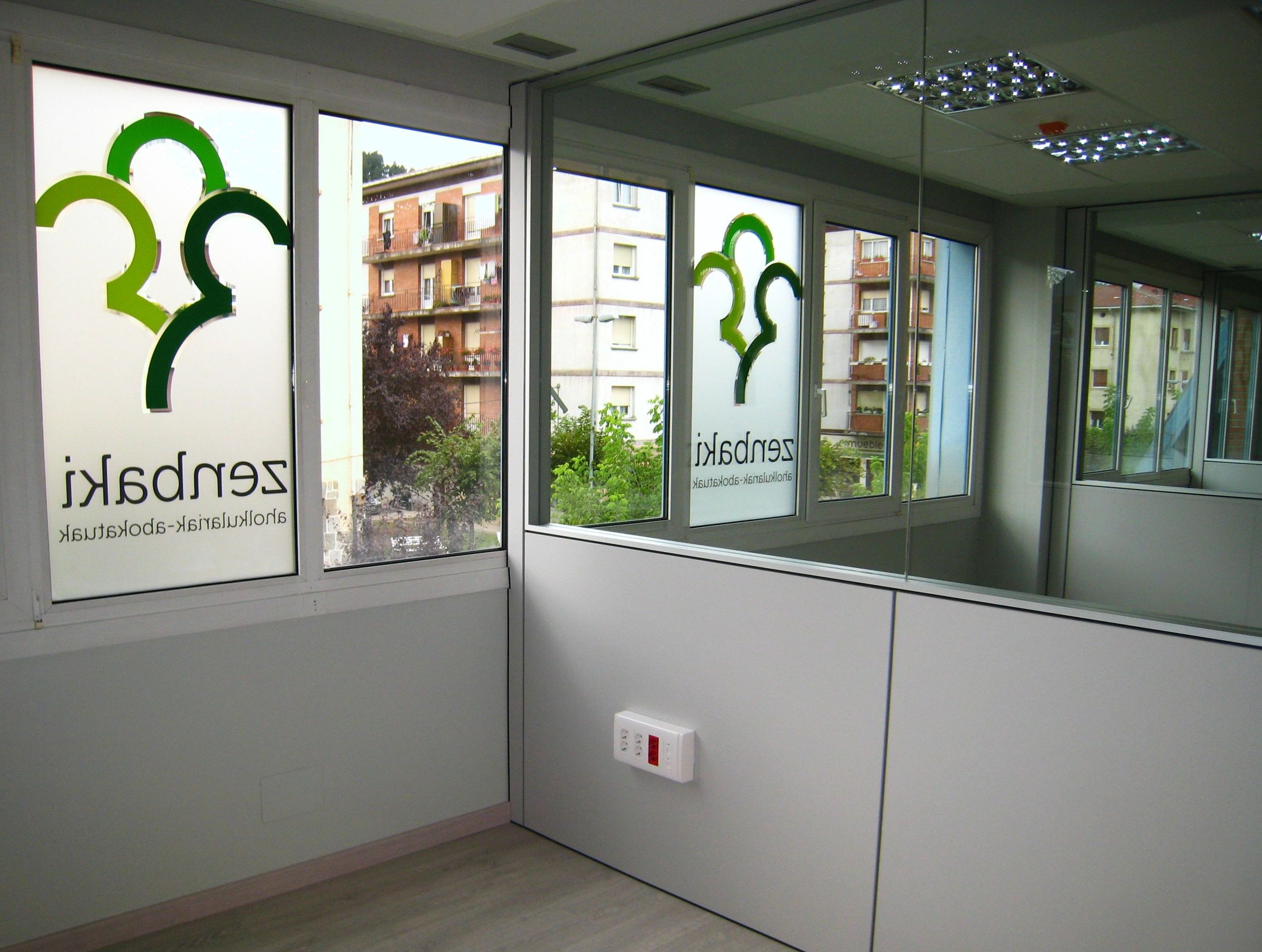 Ampliación y reforma integral de oficinas / Bulegoen handitze eta birgaitze osoa, ZENBAKI S. KOOP. Aretxabaleta Ampliación y reforma integral de oficinas / Bulegoen handitze eta birgaitze osoa, ZENBAKI S. KOOP. Aretxabaleta