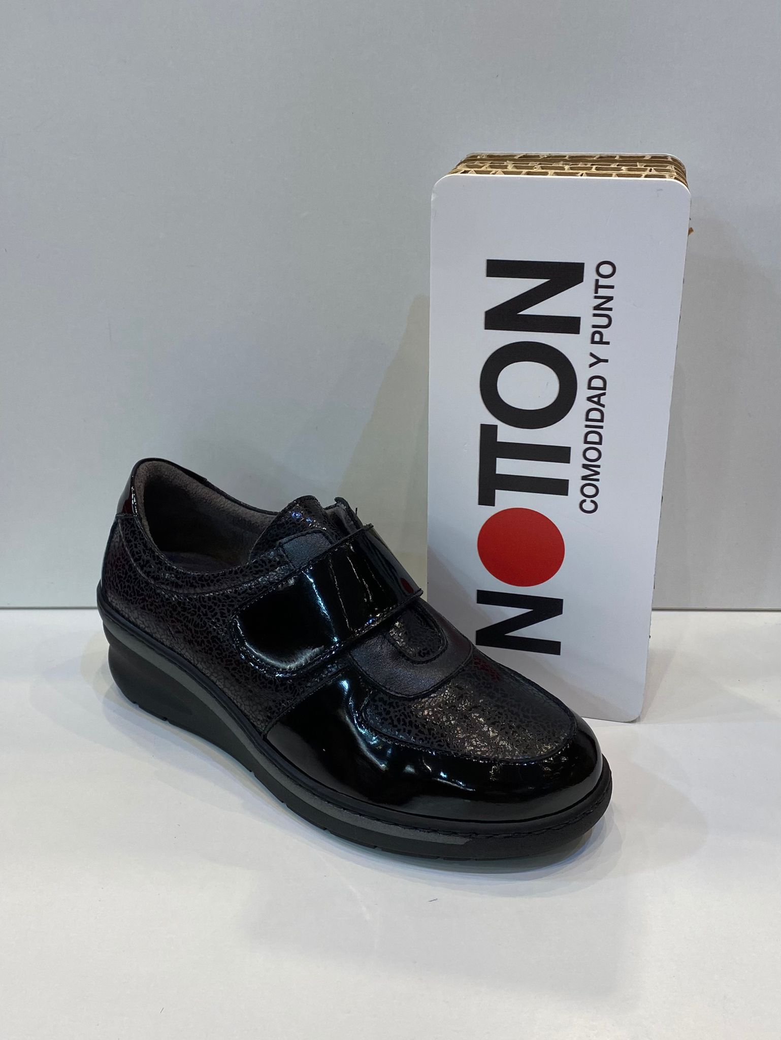 Blucher de dona, de la marca Notton: Catálogo de Calçats Llinàs Blucher de dona, de la marca Notton: Catálogo de Calçats Llinàs