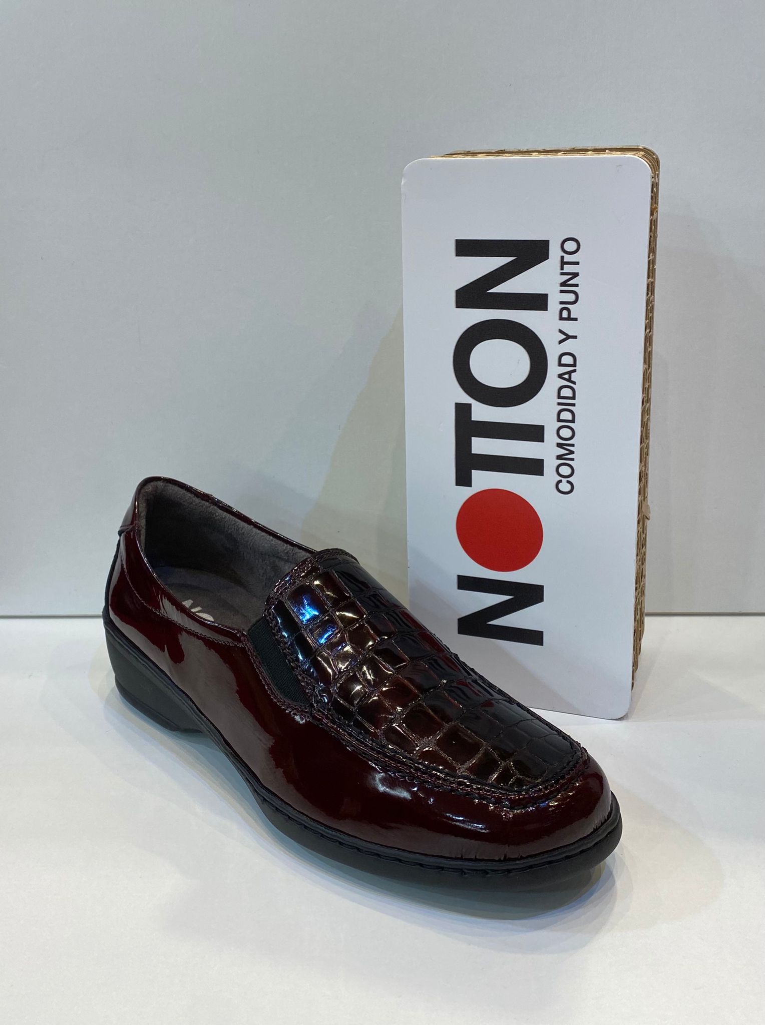 Mocasí de dona, de la marca Notton: Catálogo de Calçats Llinàs Mocasí de dona, de la marca Notton: Catálogo de Calçats Llinàs