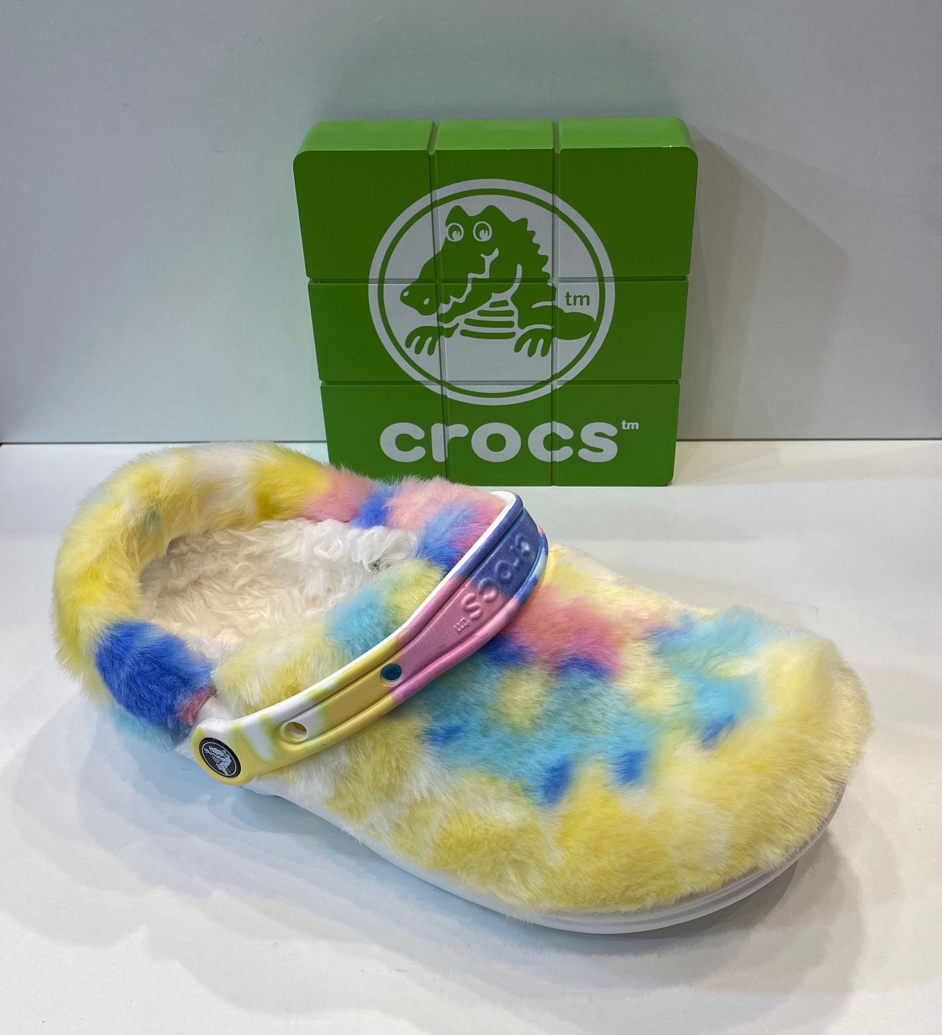 CROCS: Catálogo de Calçats Llinàs CROCS: Catálogo de Calçats Llinàs