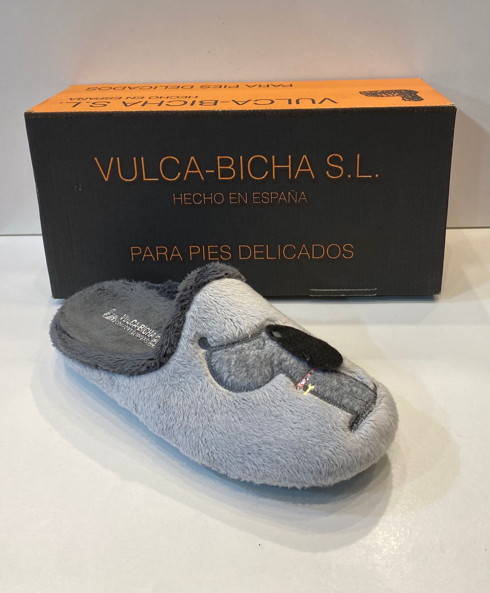 Espardenya de dona, de la marca Vulca-Bicha: Catálogo de Calçats Llinàs Espardenya de dona, de la marca Vulca-Bicha: Catálogo de Calçats Llinàs
