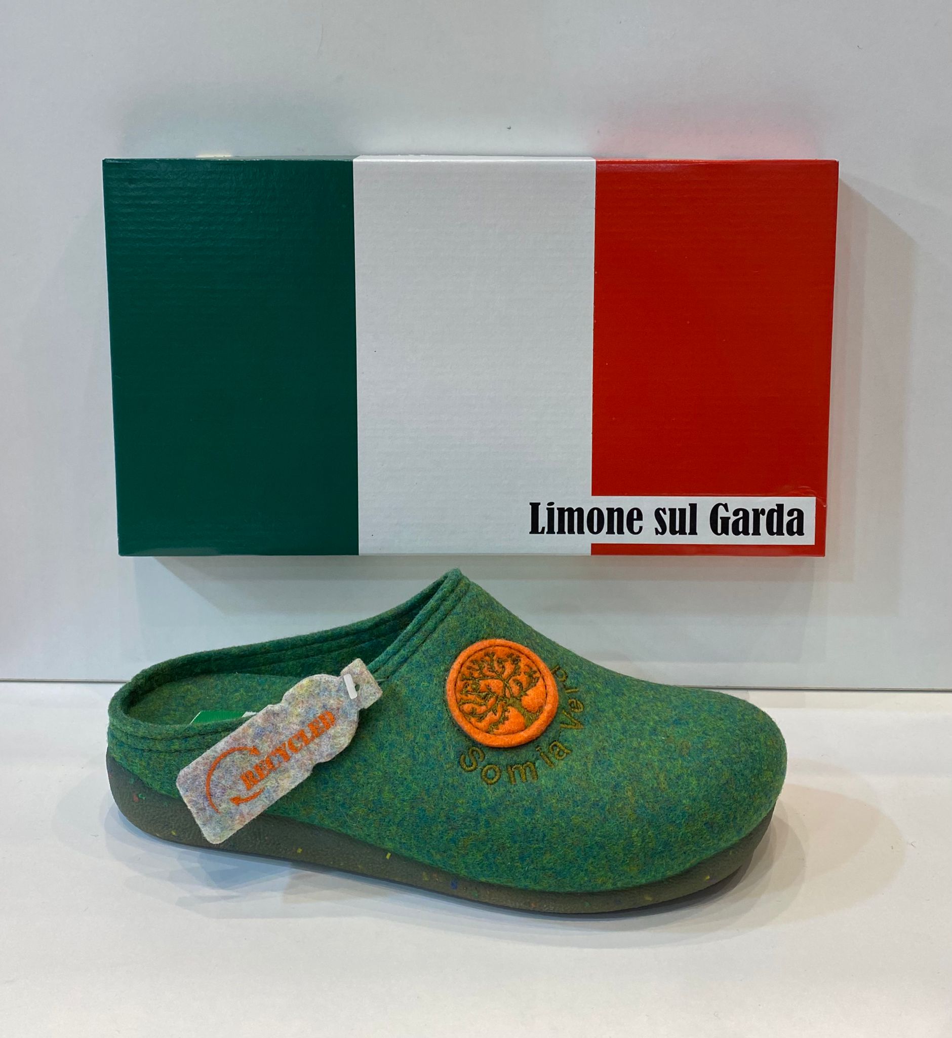 Espardenya de dona, de la marca Limone Sul Garda, de feltre 100% reciclat: Catálogo de Calçats Llinàs Espardenya de dona, de la marca Limone Sul Garda, de feltre 100% reciclat: Catálogo de Calçats Llinàs