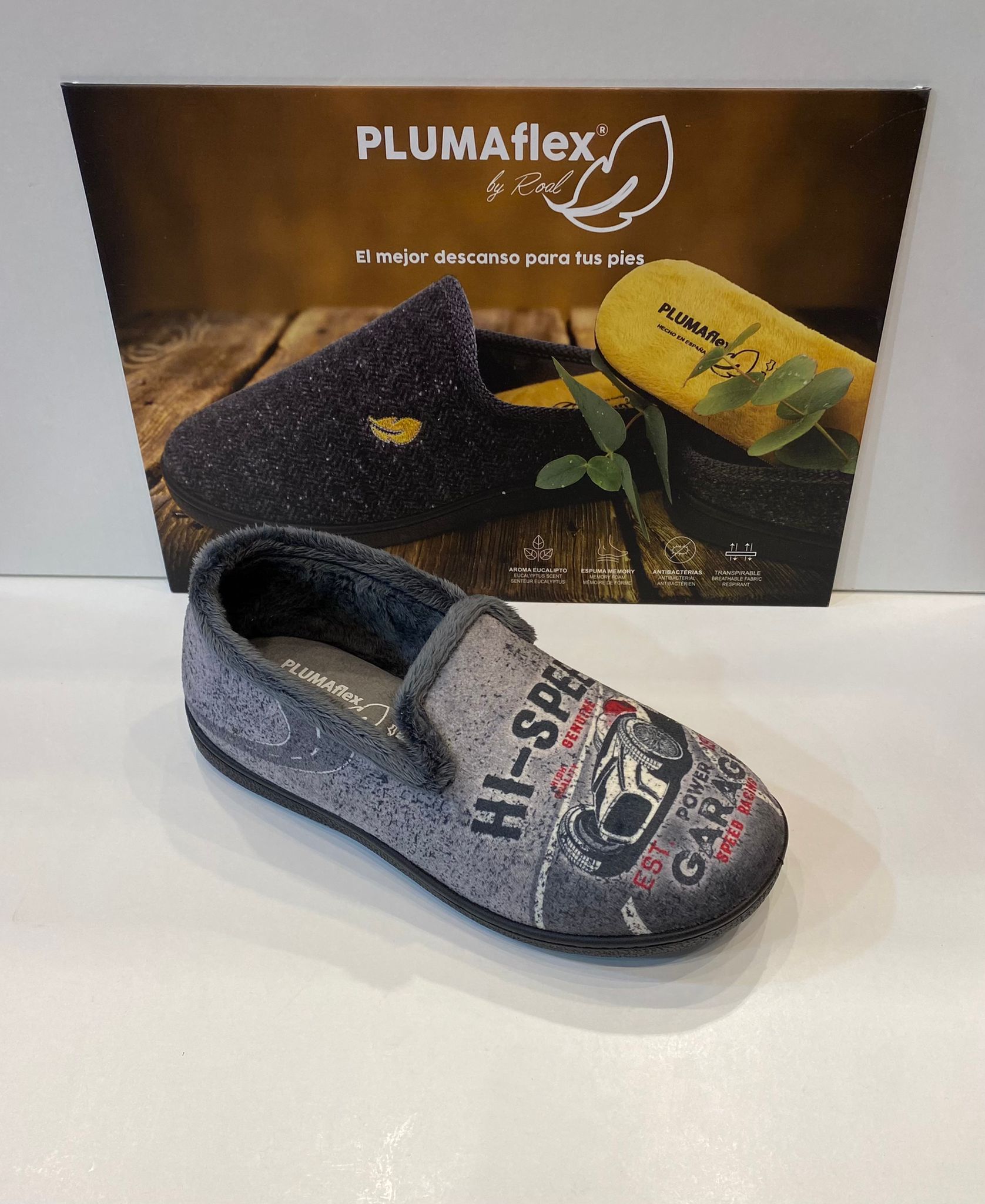 Espardenya tapada de mainada, de la marca Pluma Flex: Catálogo de Calçats Llinàs Espardenya tapada de mainada, de la marca Pluma Flex: Catálogo de Calçats Llinàs