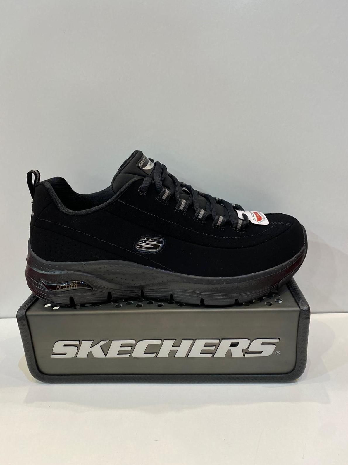 Sabata esportiva de dona, de la marca Skechers: Catálogo de Calçats Llinàs Sabata esportiva de dona, de la marca Skechers: Catálogo de Calçats Llinàs