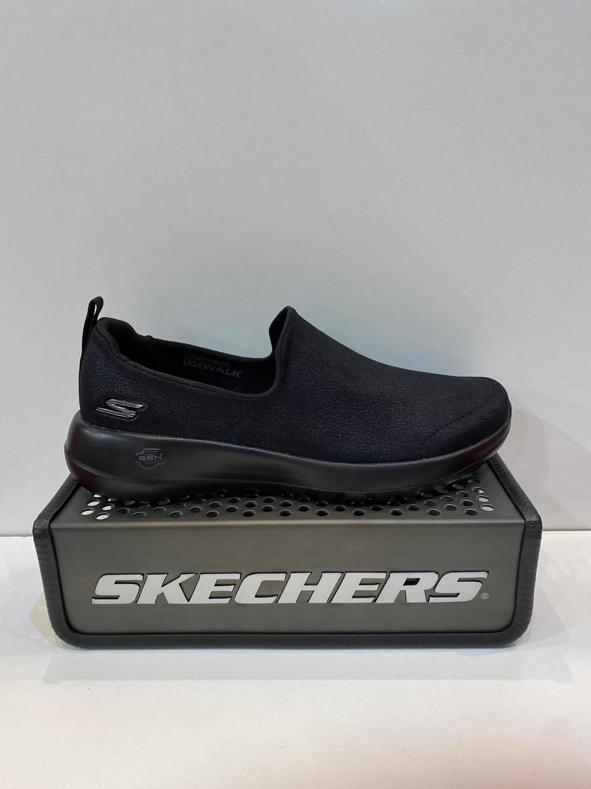 Sabata esportiva de dona, de la marca Skechers: Catálogo de Calçats Llinàs Sabata esportiva de dona, de la marca Skechers: Catálogo de Calçats Llinàs