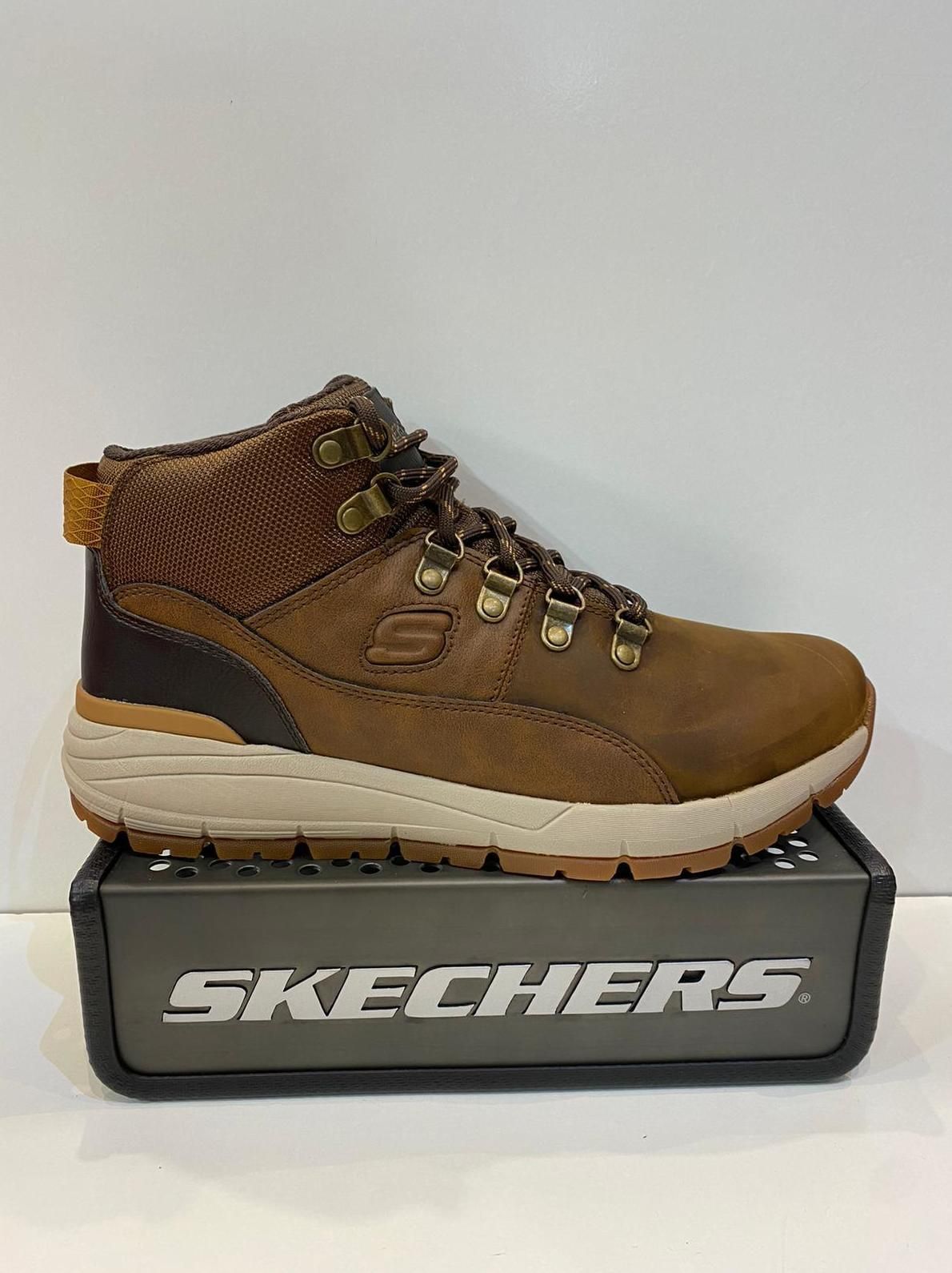Botí d'home, de la marca Skechers: Catálogo de Calçats Llinàs Botí d'home, de la marca Skechers: Catálogo de Calçats Llinàs