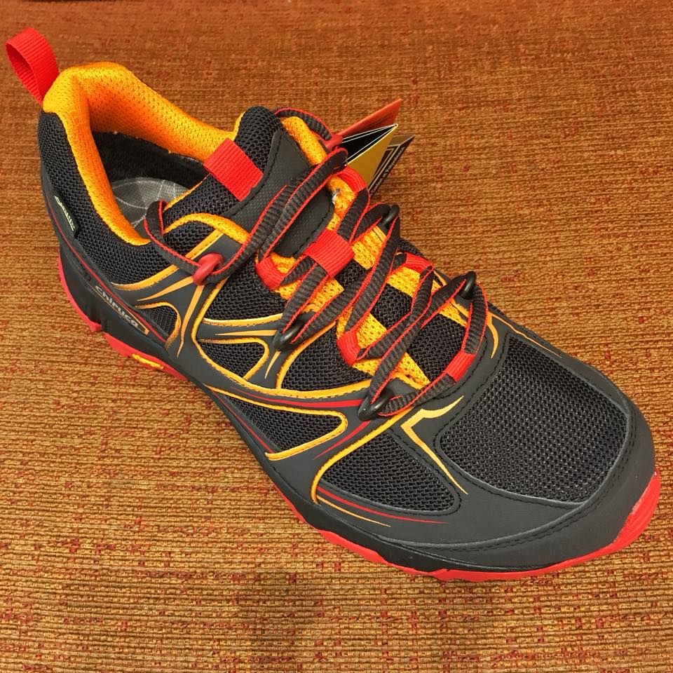 Zapato deportivo de la marca Chiruca: Catálogo de Calçats Llinàs Zapato deportivo de la marca Chiruca: Catálogo de Calçats Llinàs
