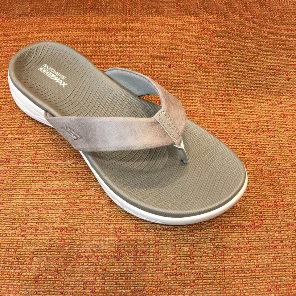 Esclavo de la marca Skechers: Catálogo de Calçats Llinàs Esclavo de la marca Skechers: Catálogo de Calçats Llinàs