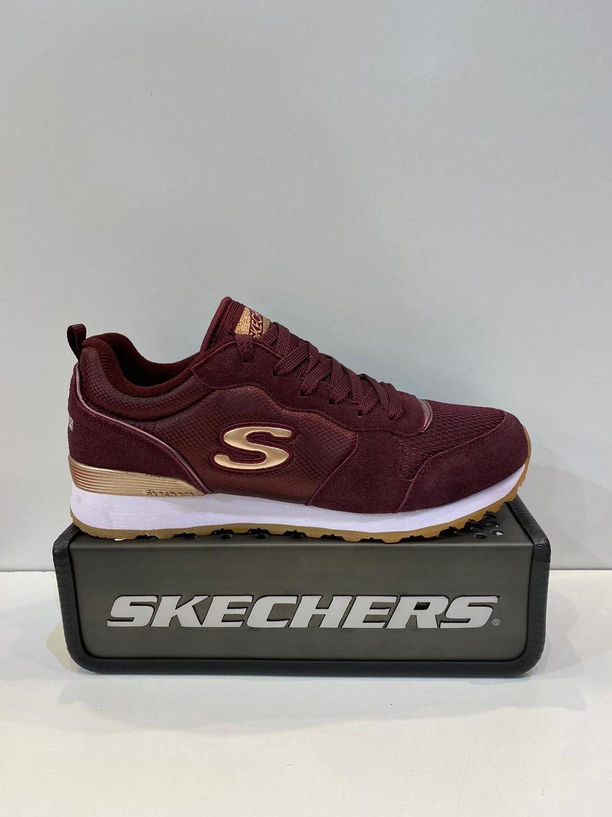 Sabata esportiva de dona, de la marca Skechers: Catálogo de Calçats Llinàs Sabata esportiva de dona, de la marca Skechers: Catálogo de Calçats Llinàs