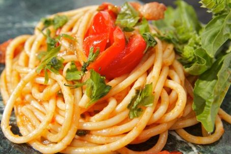 Servicio de Comida a Domicilio: QUE LE PODEMOS OFRECER de AMA Asistencia Domiciliaria Servicio de Comida a Domicilio: QUE LE PODEMOS OFRECER de AMA Asistencia Domiciliaria