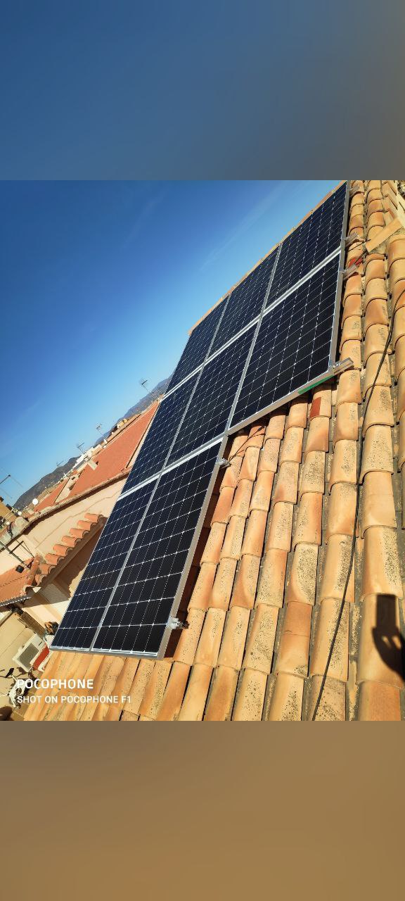 INSTALACIÓN DE PLACAS SOLARES: Servicios de J.L. Montgas, S.L. INSTALACIÓN DE PLACAS SOLARES: Servicios de J.L. Montgas, S.L.