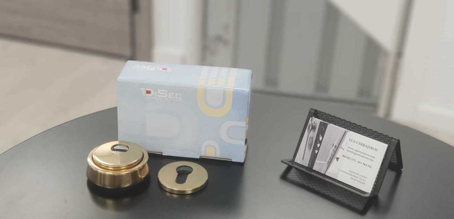 Escudo protector anti-taladro con cuerpo de acero Escudo protector anti-taladro con cuerpo de acero