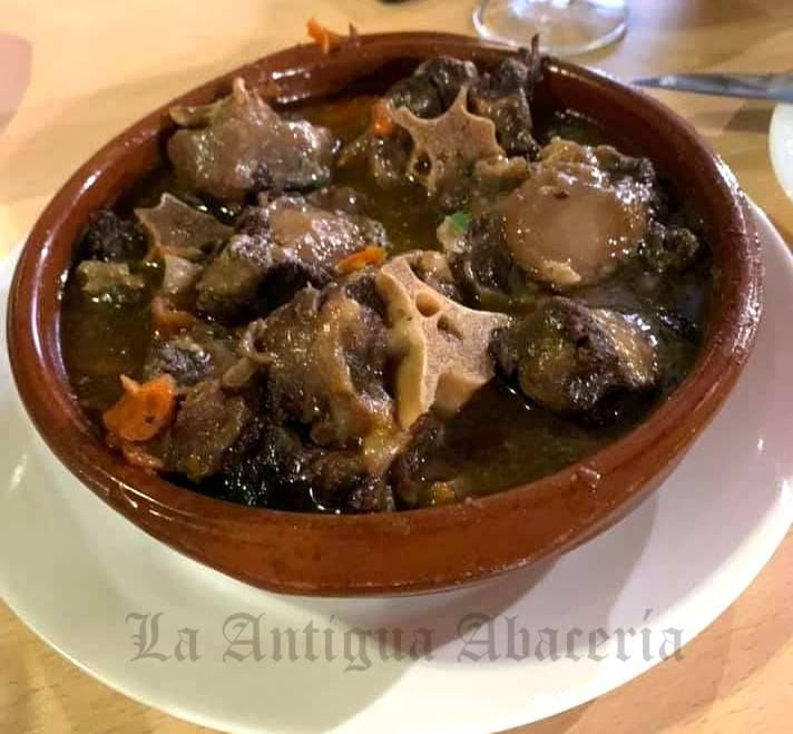 Especialidad en rabo de toro: Especialidades de La Antigua Abaceria Especialidad en rabo de toro: Especialidades de La Antigua Abaceria