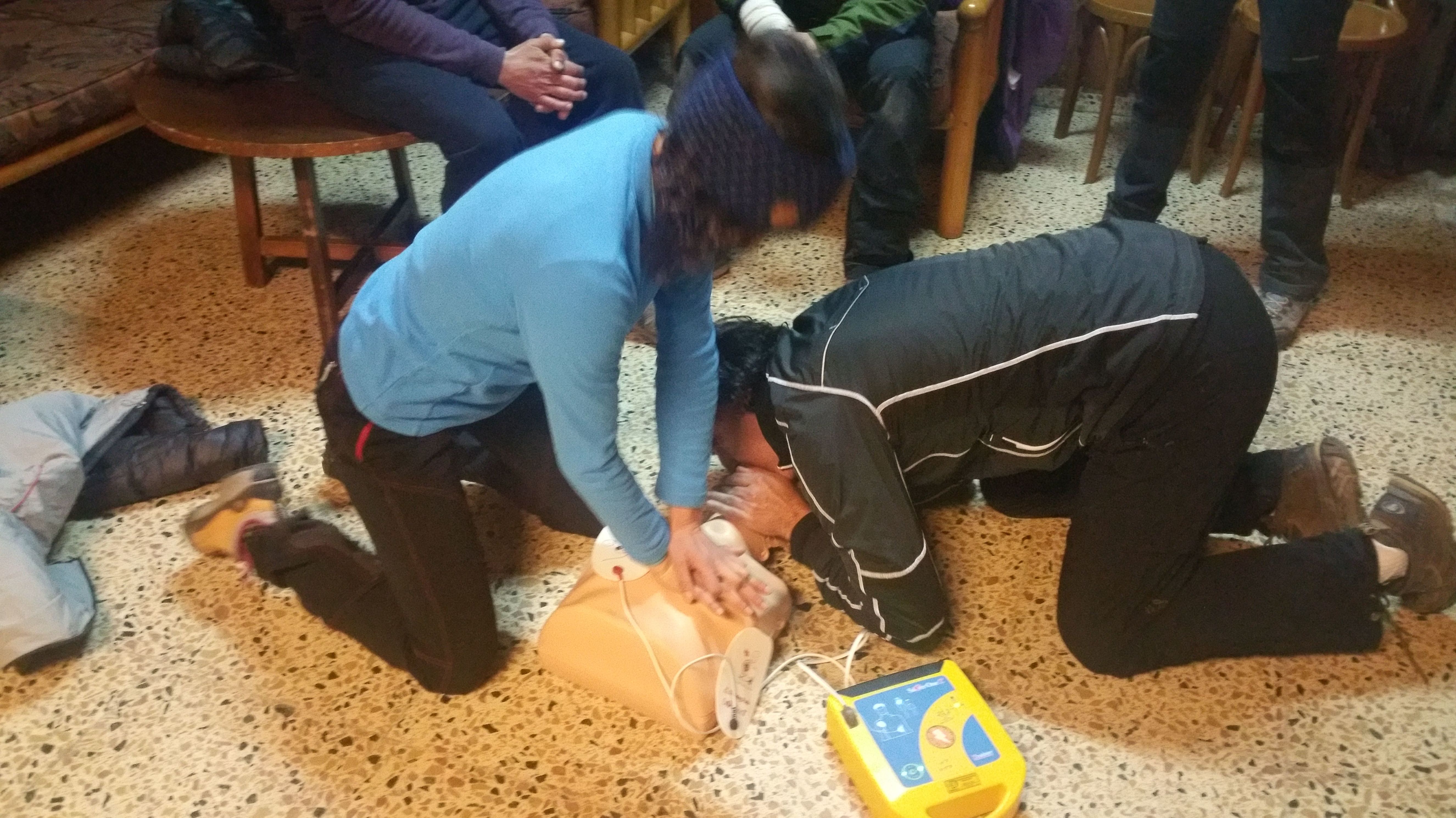DIA 28 Noviembre Taller de primero auxilios 1º Sesión : CALENDARIO DE ACTIVIDADES de Asdón Multiaventura DIA 28 Noviembre Taller de primero auxilios 1º Sesión : CALENDARIO DE ACTIVIDADES de Asdón Multiaventura