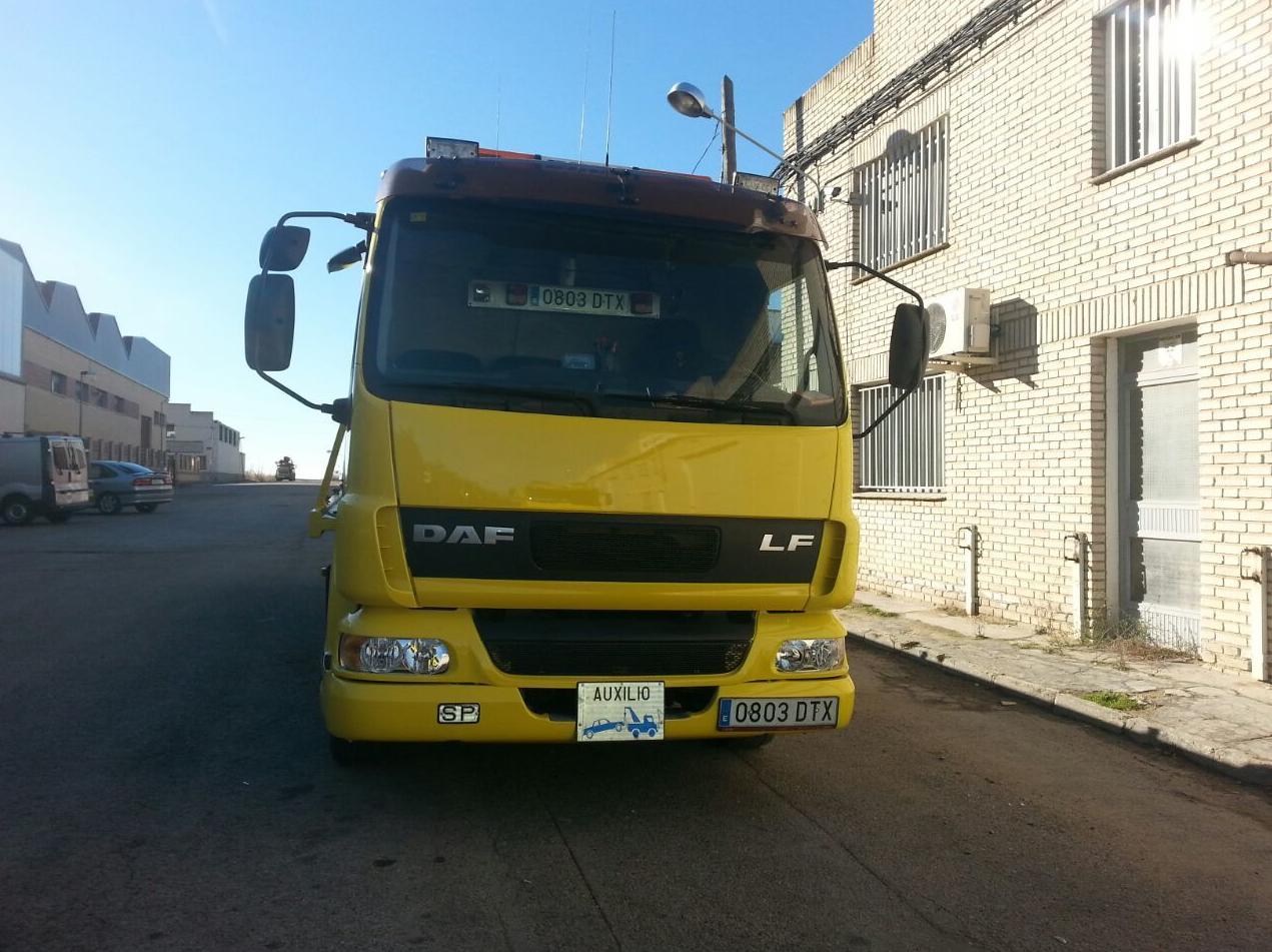 Grúas para vehículos, bajas de coches, transportes baños químicos