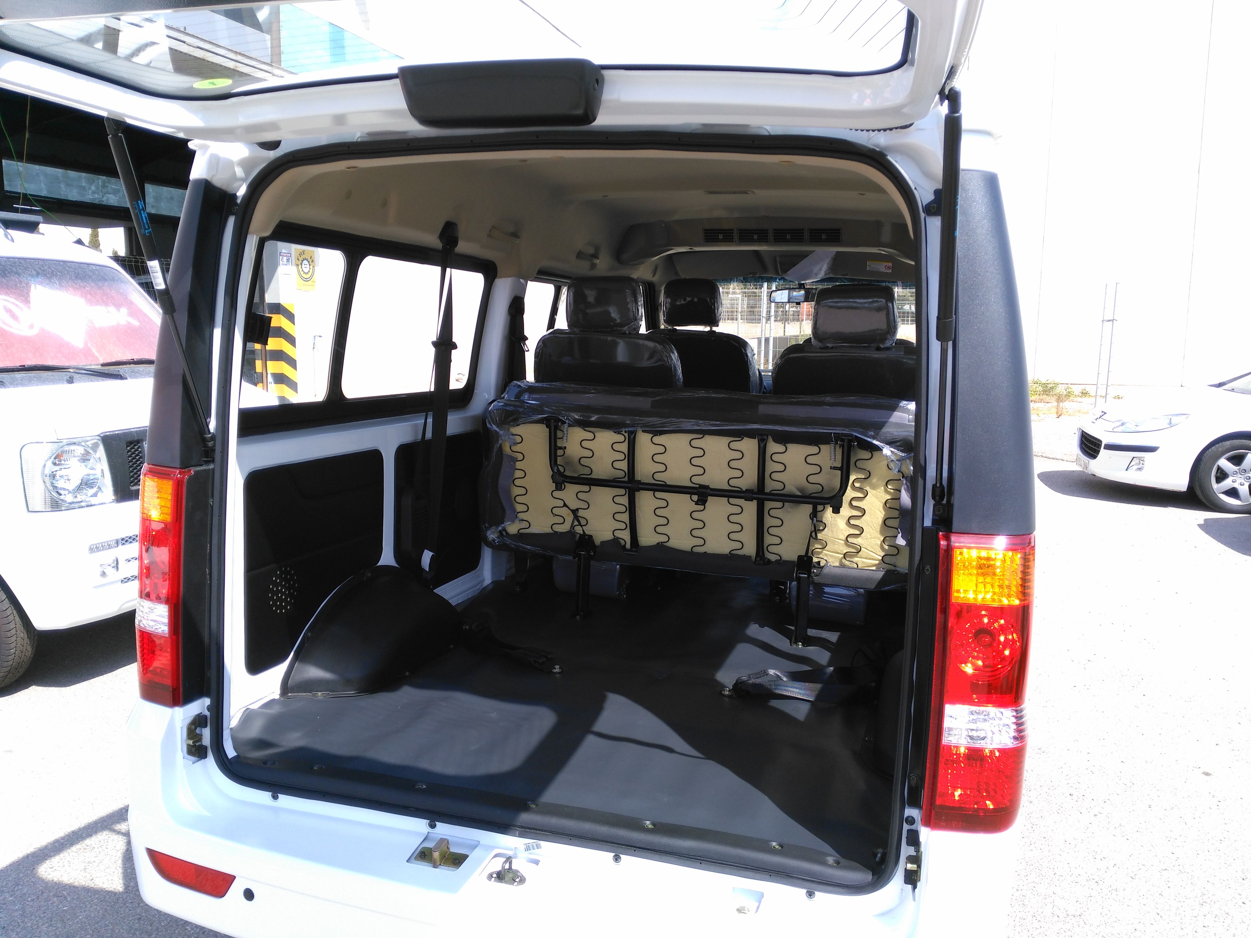 Modelo C35: Vehículos de AutoPreu S.L. Modelo C35: Vehículos de AutoPreu S.L.