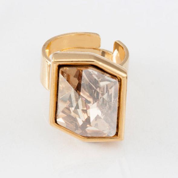 Chapado en Oro 24Kt, acabado en brillo. Chapado en Oro 24Kt, acabado en brillo.