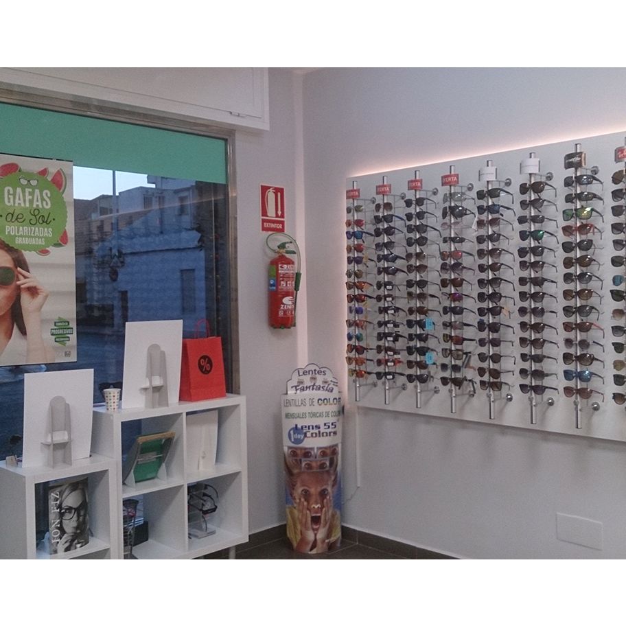 Monturas y gafas de sol: Servicios de Centro Optico Parra Monturas y gafas de sol: Servicios de Centro Optico Parra