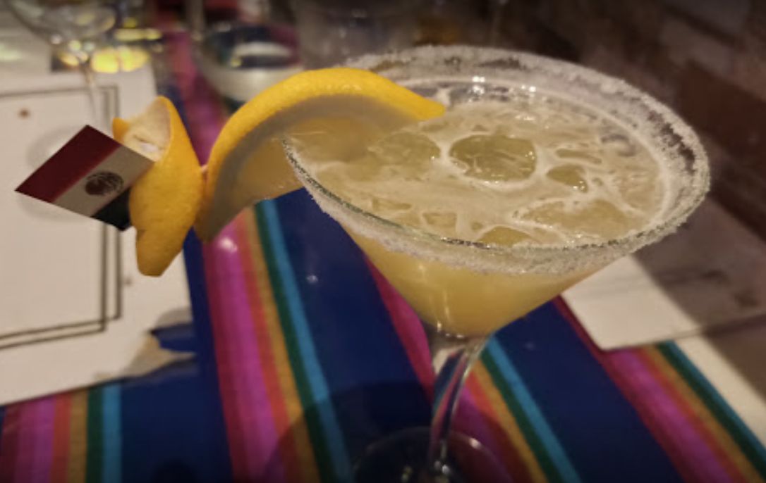 Cocteles: de Taquería El Mariachi Cocteles: de Taquería El Mariachi