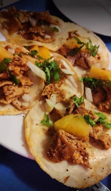 Tostadas (2): de Taquería El Mariachi Tostadas (2): de Taquería El Mariachi