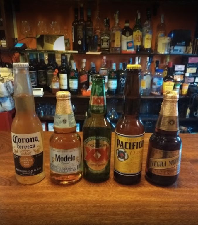 Cerveza Mexicana: de Taquería El Mariachi Cerveza Mexicana: de Taquería El Mariachi