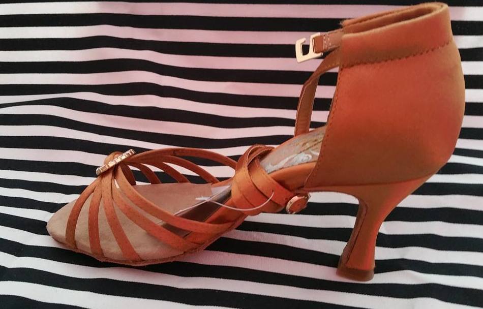 Zapatos de baile: Artículos de Más Que Puntas Zapatos de baile: Artículos de Más Que Puntas