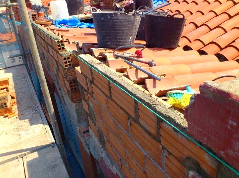 Trabajos de albañilería y construcción reparación de muro y junta de dilatación Trabajos de albañilería y construcción reparación de muro y junta de dilatación