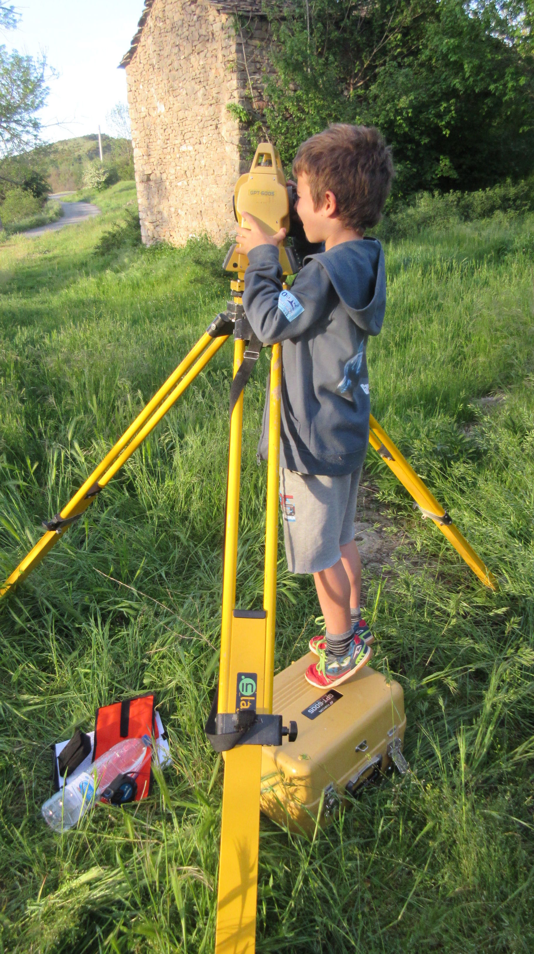 ¿QUÉ NOS HACE DIFERENTES?: Servicios de Huso 30 Topografía ¿QUÉ NOS HACE DIFERENTES?: Servicios de Huso 30 Topografía