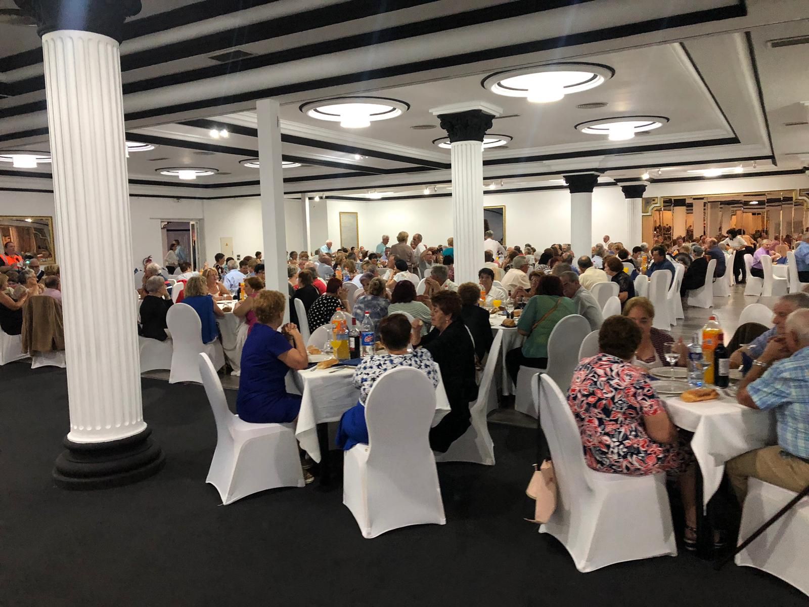 Celebra tu boda con nosotros Celebra tu boda con nosotros
