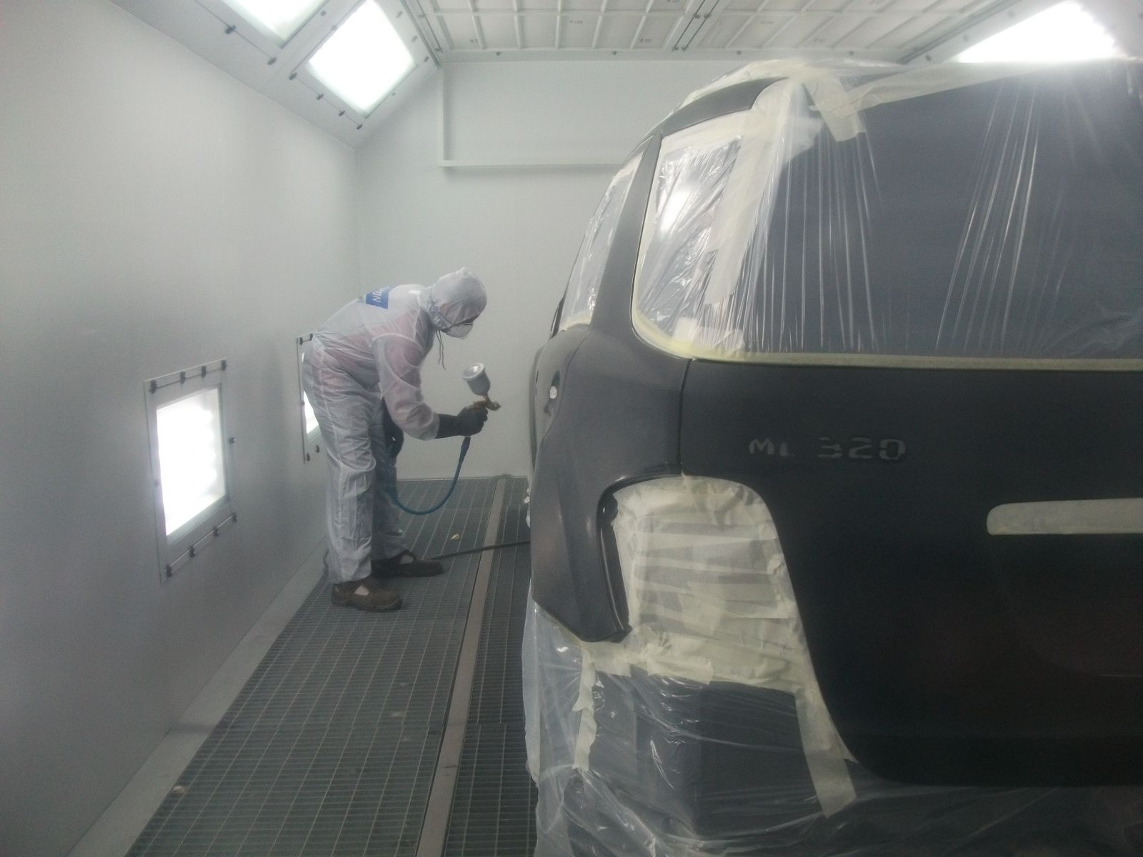 Pintura: Taller de Astoria Cars S. L. Pintura: Taller de Astoria Cars S. L.