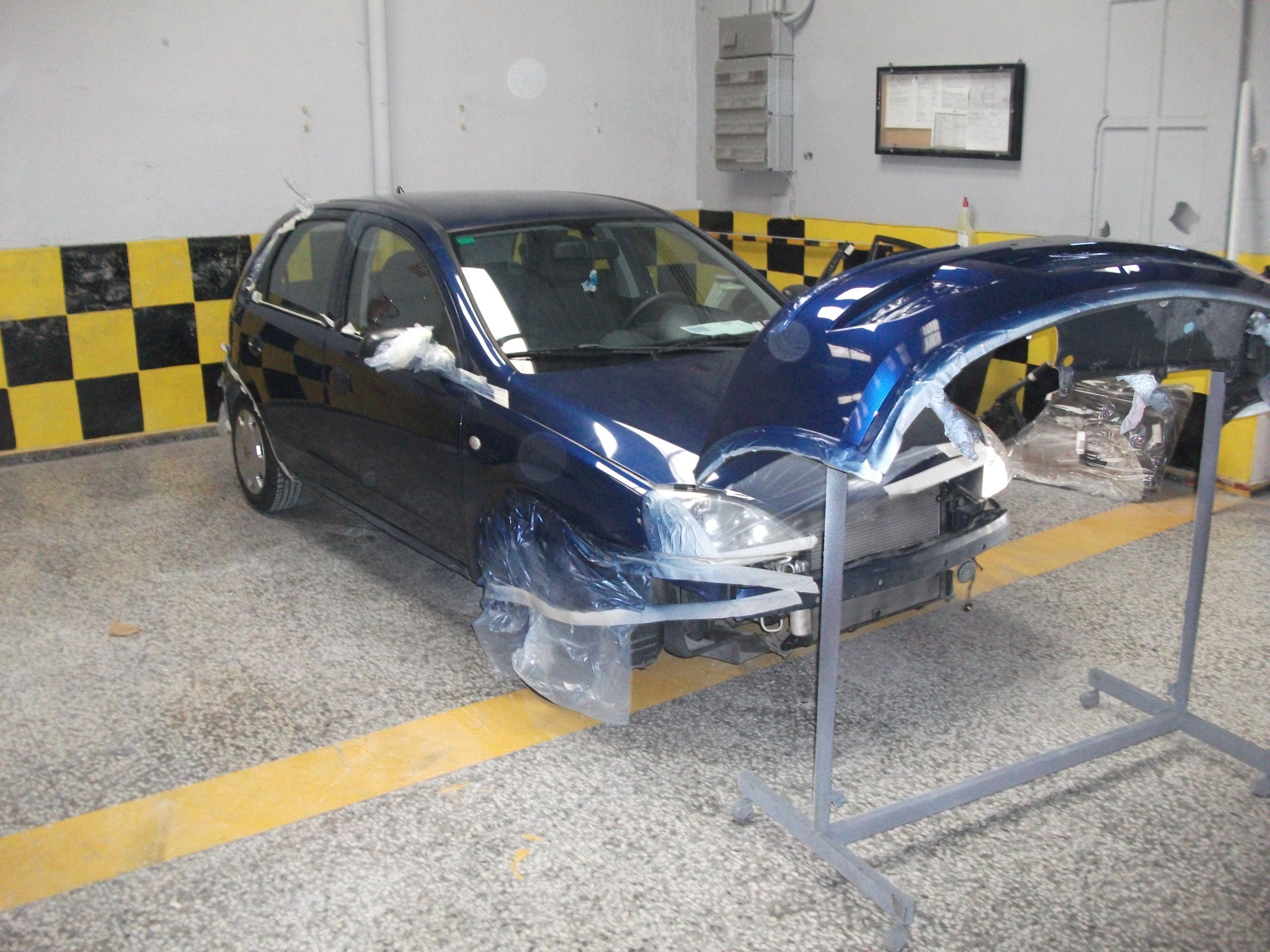 Chapa: Taller de Astoria Cars S. L. Chapa: Taller de Astoria Cars S. L.