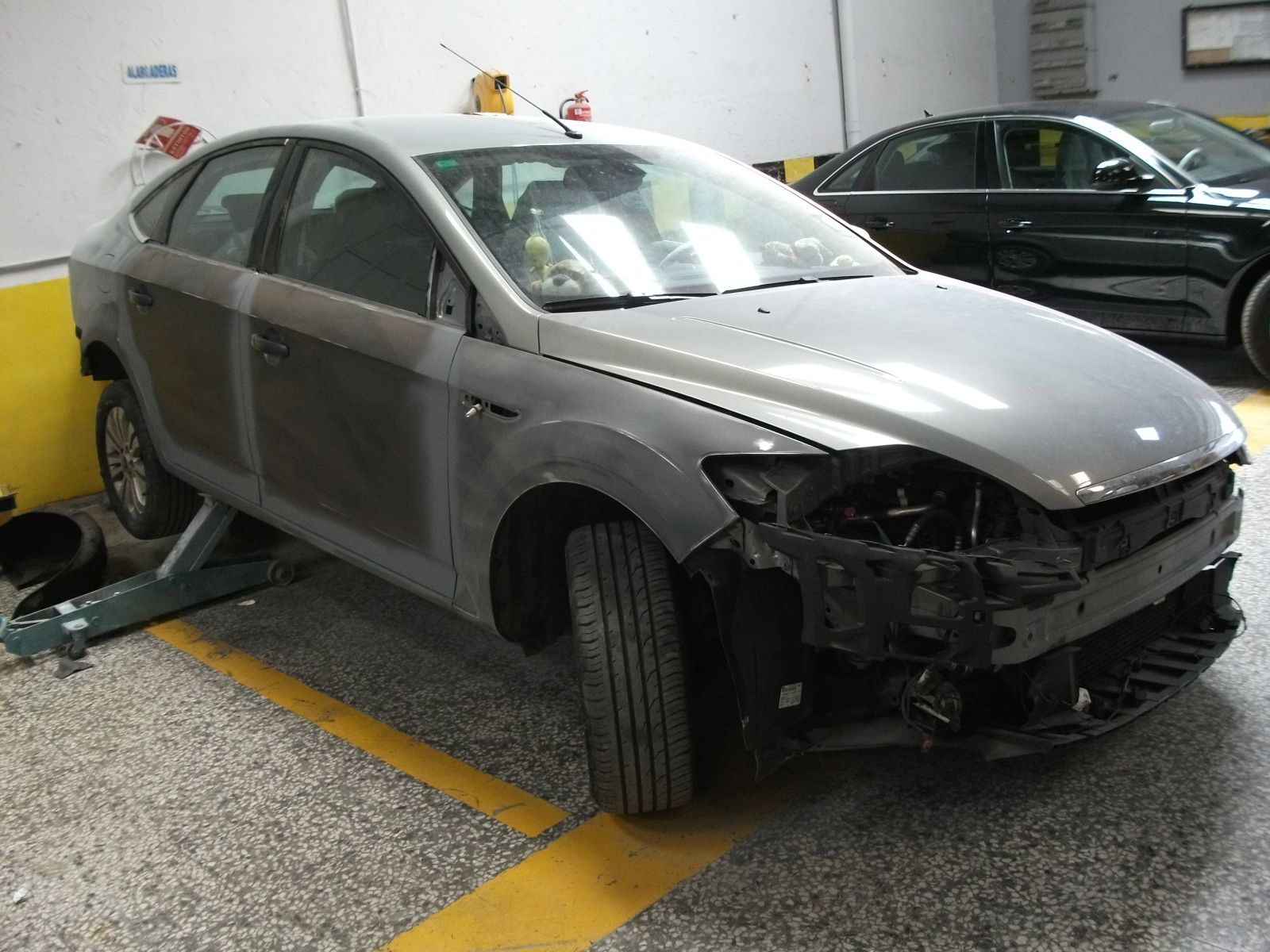 Chapa: Taller de Astoria Cars S. L. Chapa: Taller de Astoria Cars S. L.
