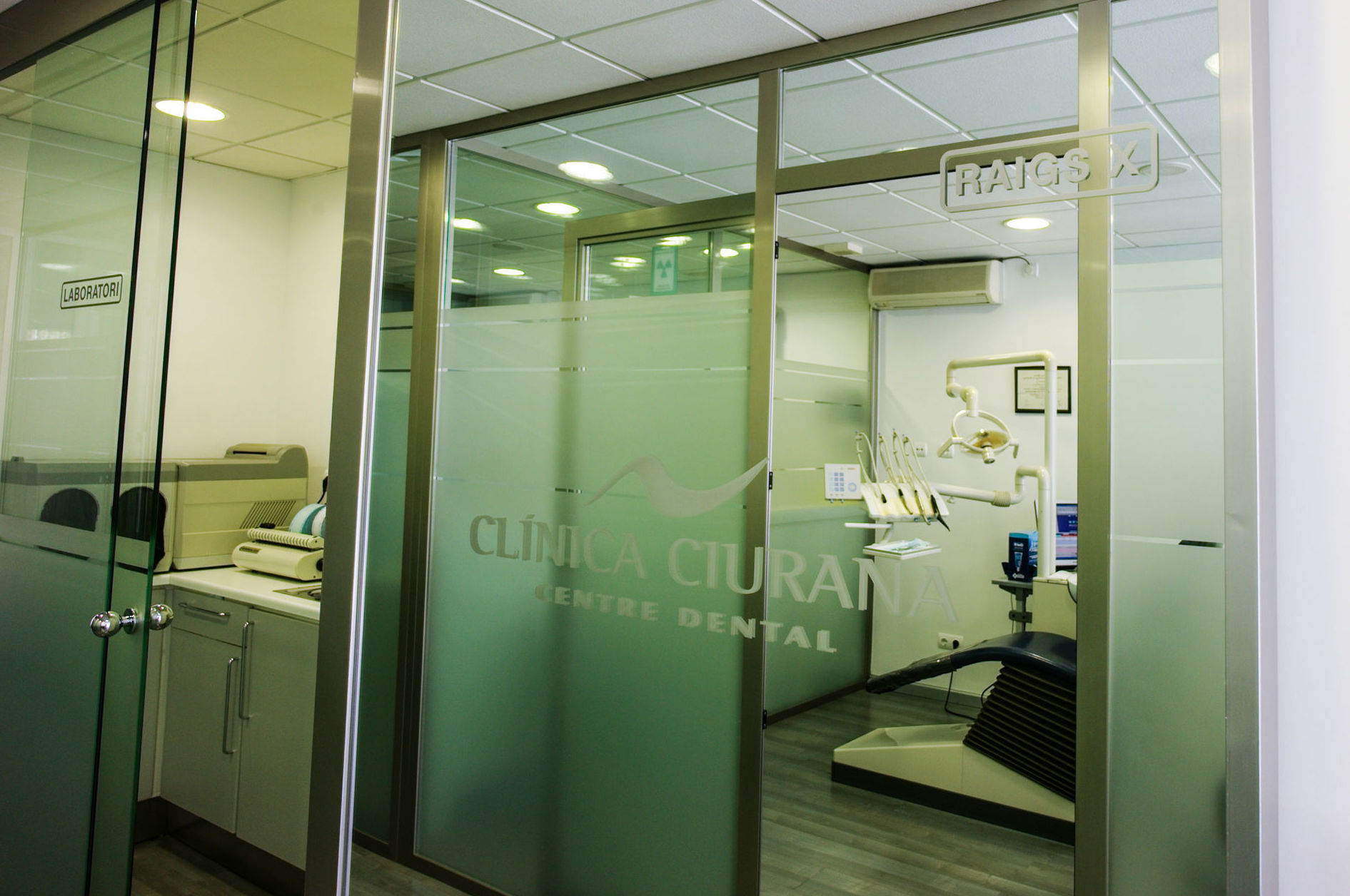 CLÍNICA DENTAL CIURANA EN CASTELLDEFELS