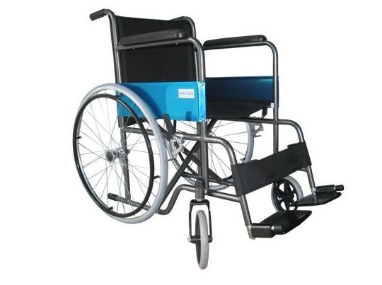 Silla de ruedas plegable y autopropulsable Silla de ruedas plegable y autopropulsable