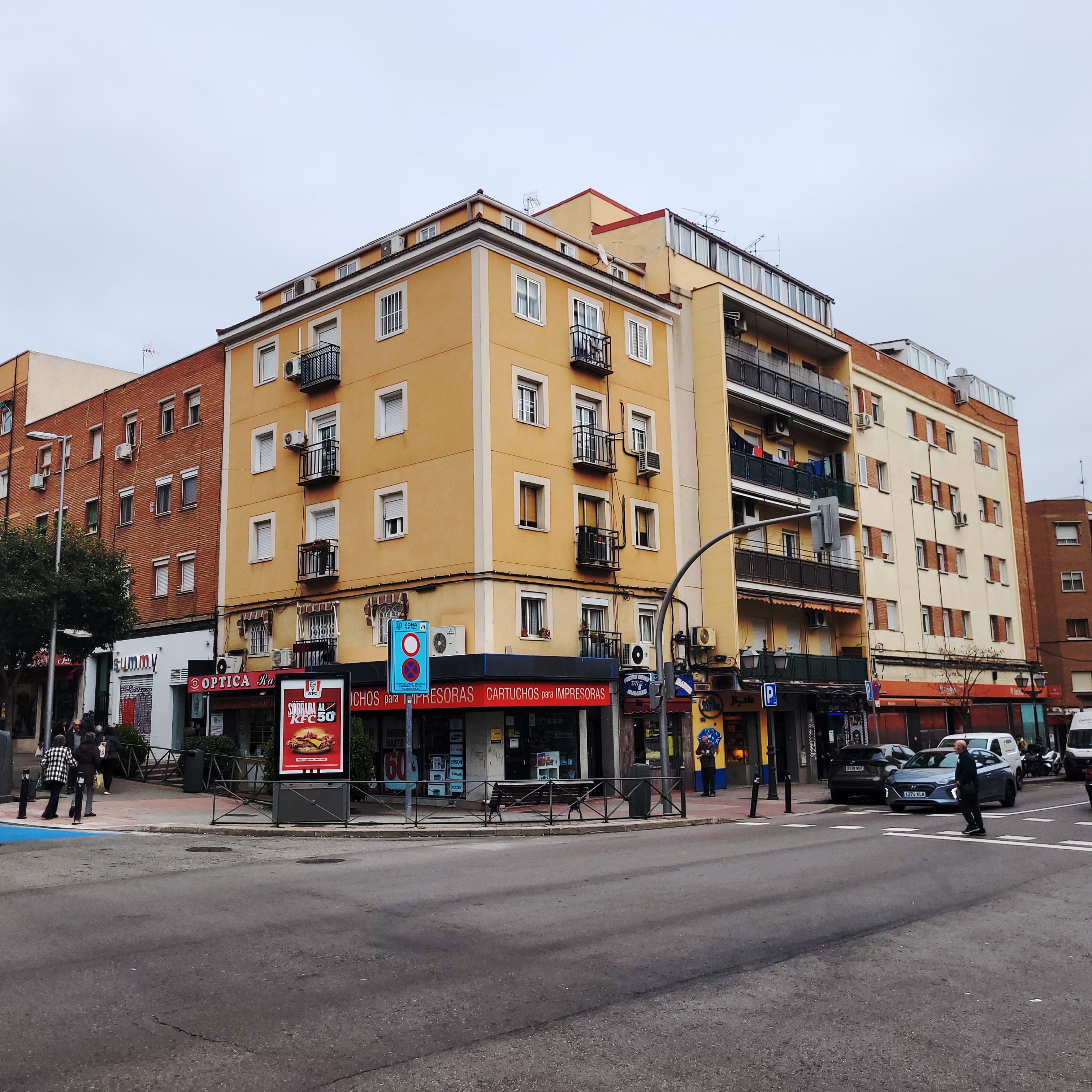 Local comercial en calle de la Oca, 62 m² en 2 plantas. Escaparate de 3m.: de Vicente Palau Jiménez - Agente Inmobiliario Local comercial en calle de la Oca, 62 m² en 2 plantas. Escaparate de 3m.: de Vicente Palau Jiménez - Agente Inmobiliario