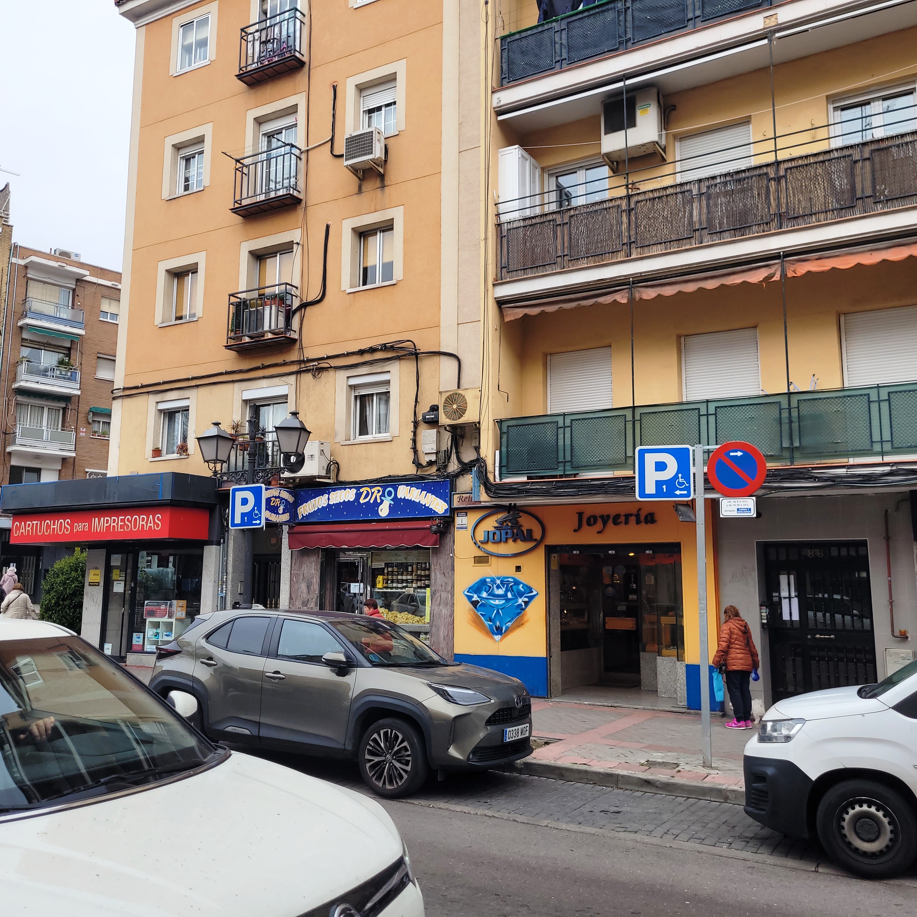Local comercial en calle de la Oca, 62 m² en 2 plantas. Escaparate de 3m.: de Vicente Palau Jiménez - Agente Inmobiliario Local comercial en calle de la Oca, 62 m² en 2 plantas. Escaparate de 3m.: de Vicente Palau Jiménez - Agente Inmobiliario
